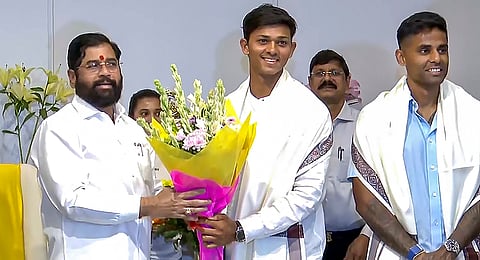 CM Eknath Shinde felicitates cricketer Yashasvi Jaiswal